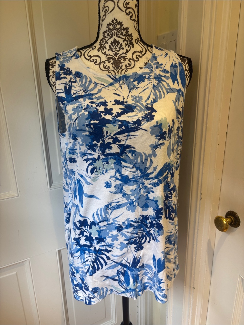 Chico’s Sleeveless Blue Floral Summer Tunic Large sz 2